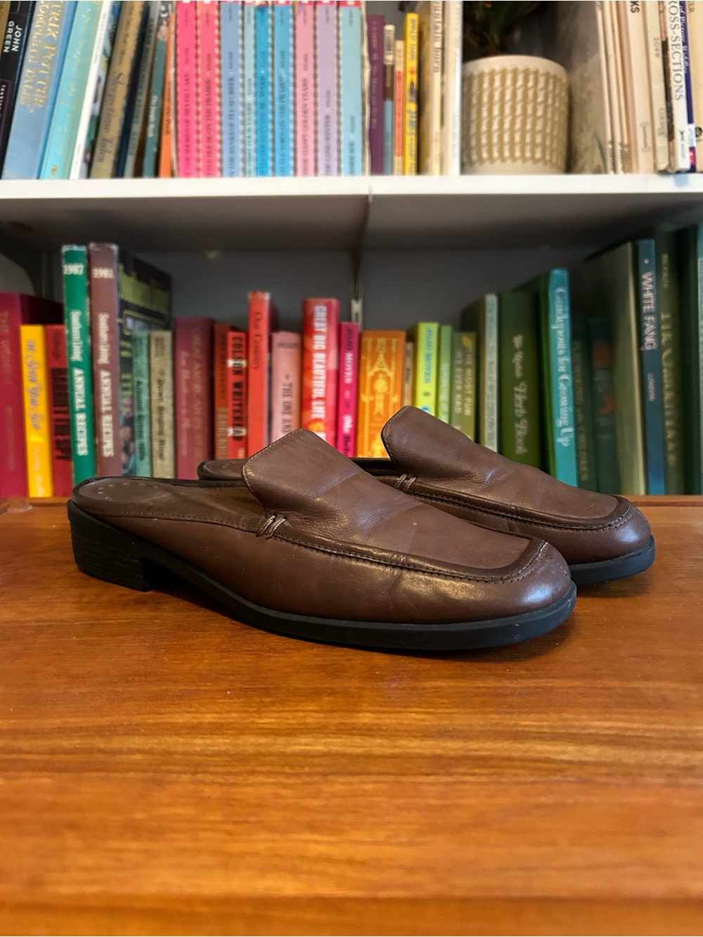 Thom McAn Women's Brown Leather Slip-On Loafers